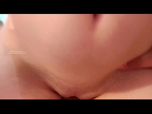 ❤️ Dormante en la ĉambro de mia fratino kaj tiel mi vekiĝis ❤️ Pornvideo ĉe ni ❌️❤