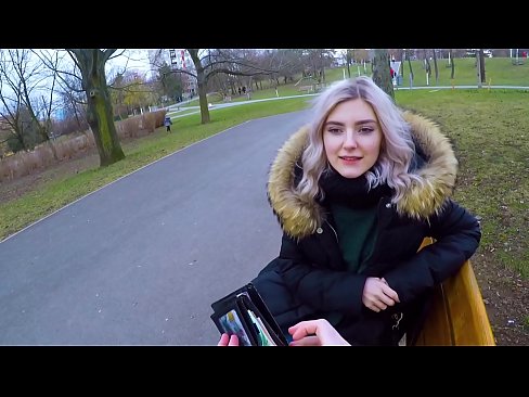 ❤️ Glutas la varman spermon de fremdulo por mono - pimo en la parko de Eva Elfie ❤️ Pornvideo ĉe ni ❌️❤